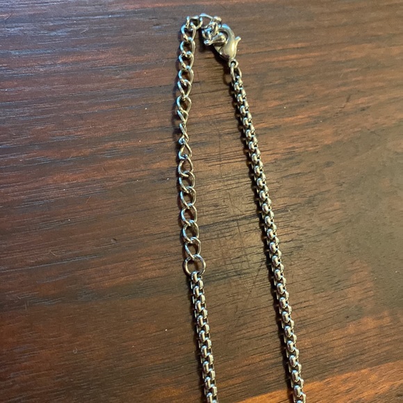 Gold and silver costume jewelry tassel necklace length 21” - Picture 5 of 8